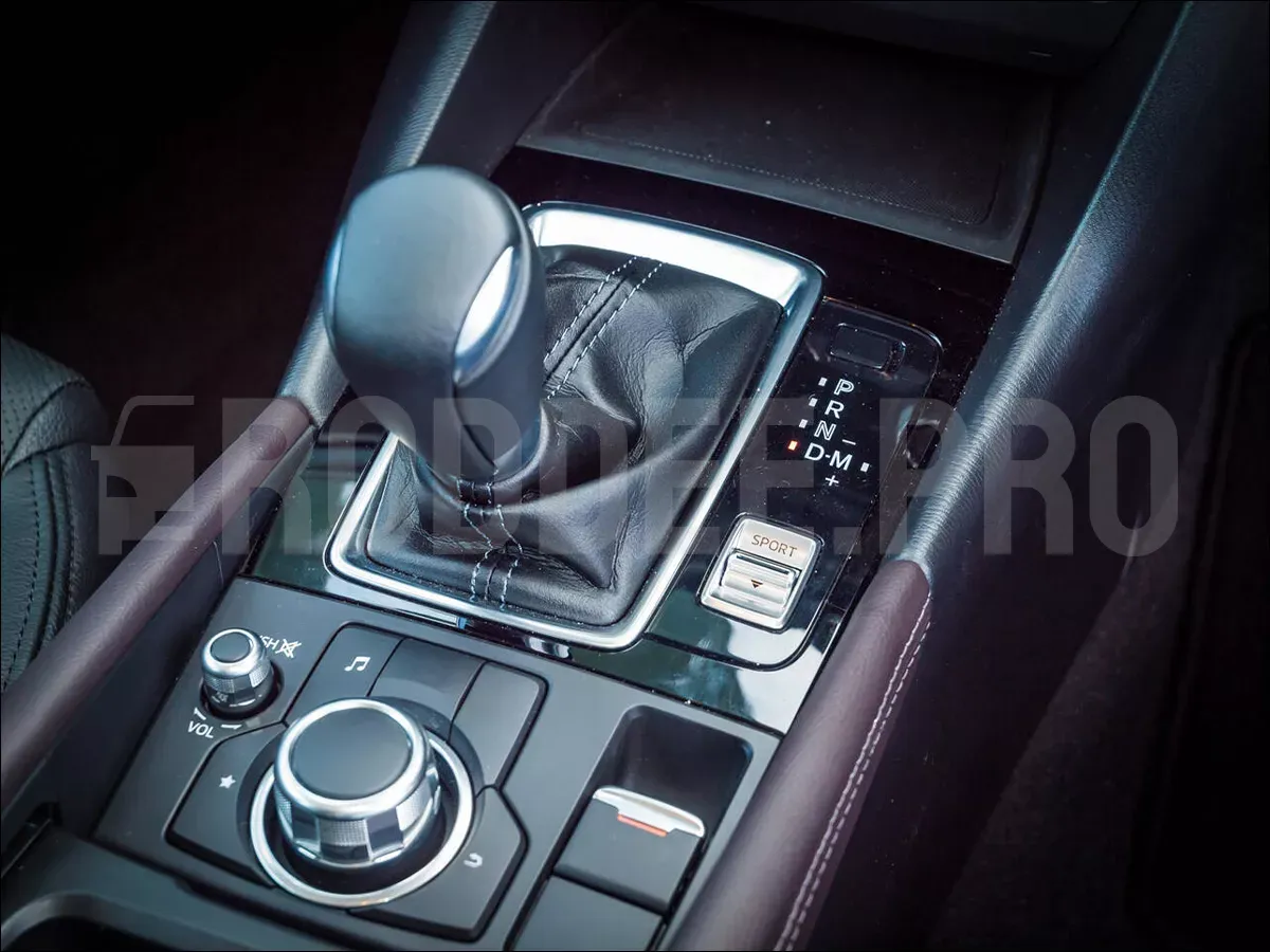 มาสด้า3 รุ่น3 เซตช่วงล่างแน่นทนทานเข้าโค้งดี