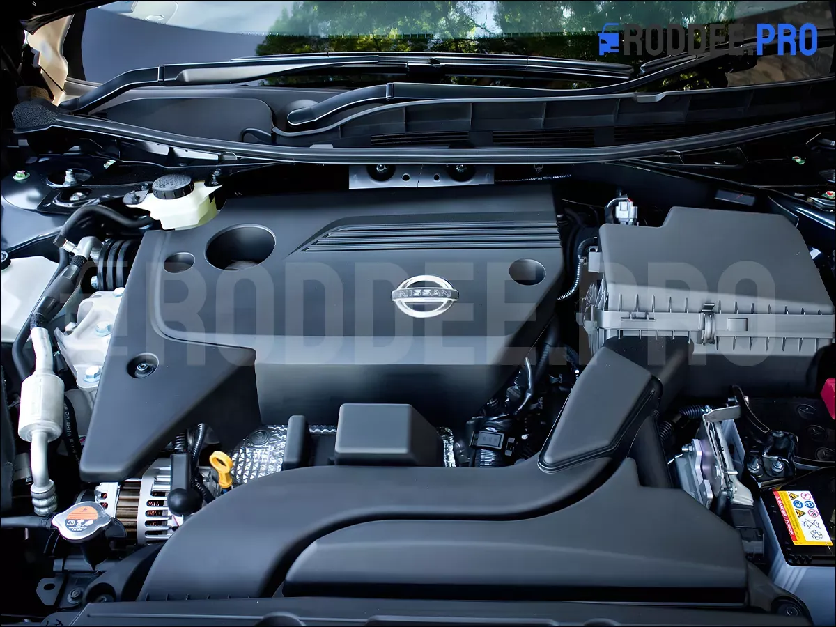 นิสสัน เทียน่า L33 ใช้เครื่องยนต์เบนซิน 2.0 ลิตร และ 2.5 ลิตร