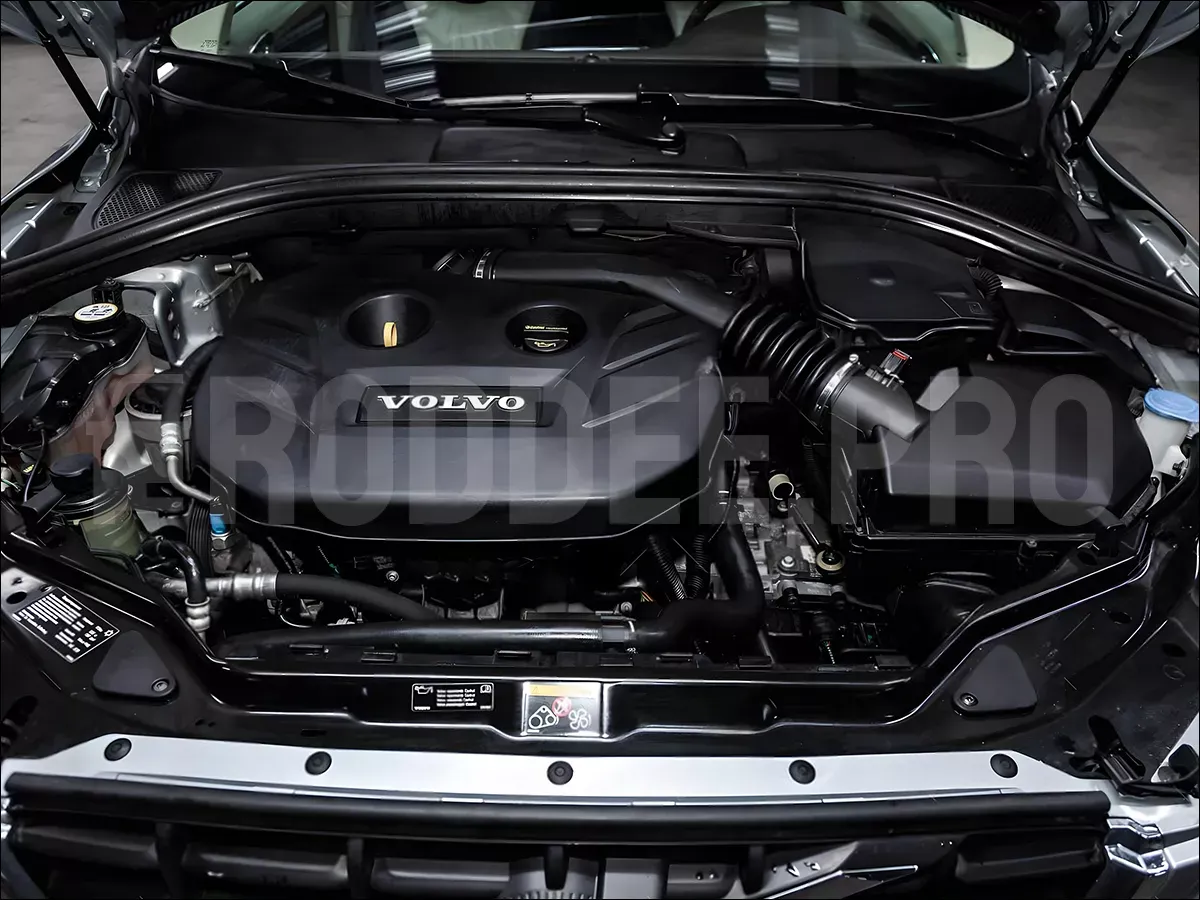 xc60 มีเครื่องยนต์ดีเซล D4 กับเครื่องยนต์เบนซินปลั๊กอินไฮบริด T8