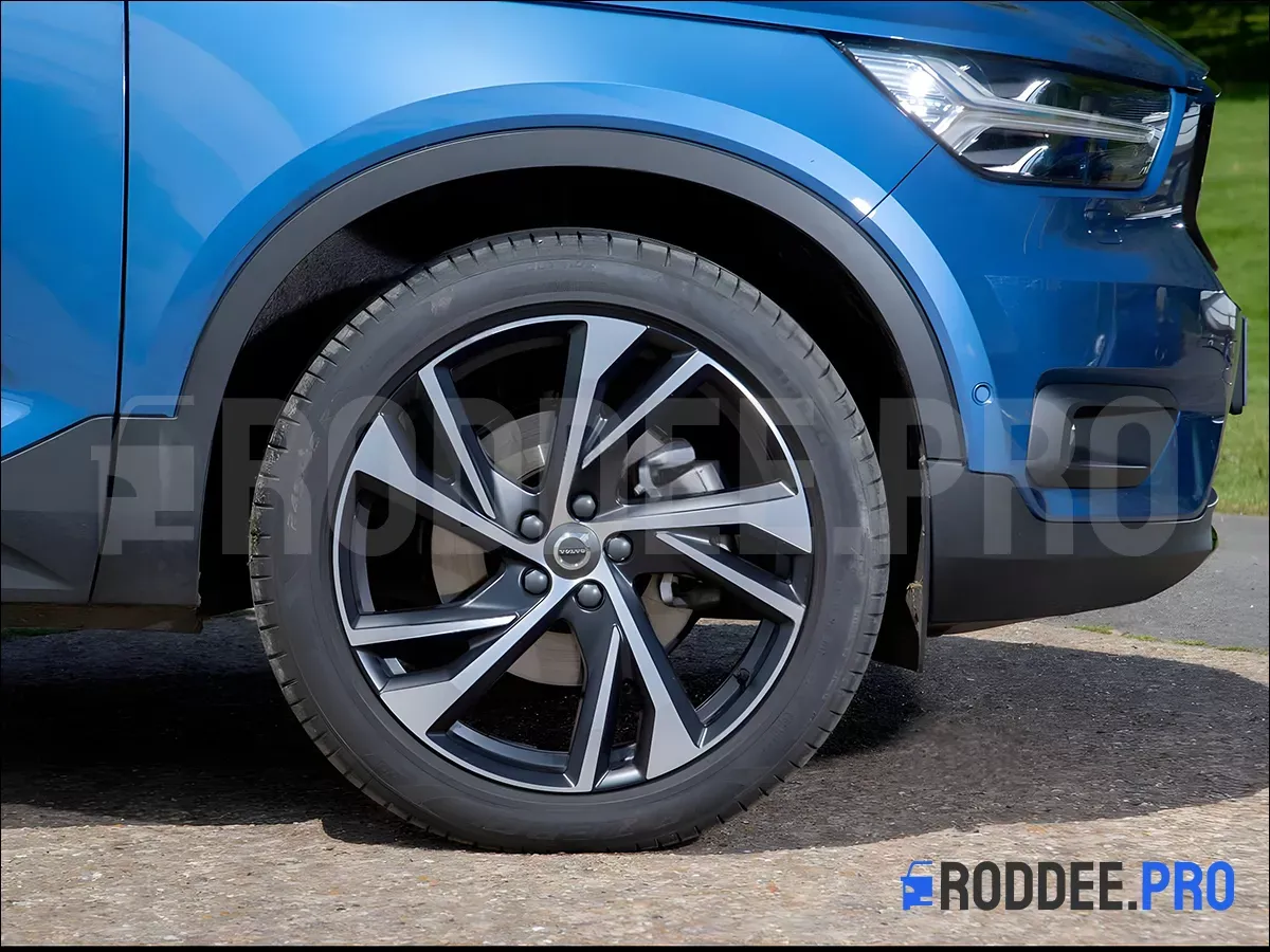 วอลโว่ xc40 มีทั้งเครื่องยนต์เบนซิน ดีเซลและไฮบริดรวมถึงไฟฟ้า